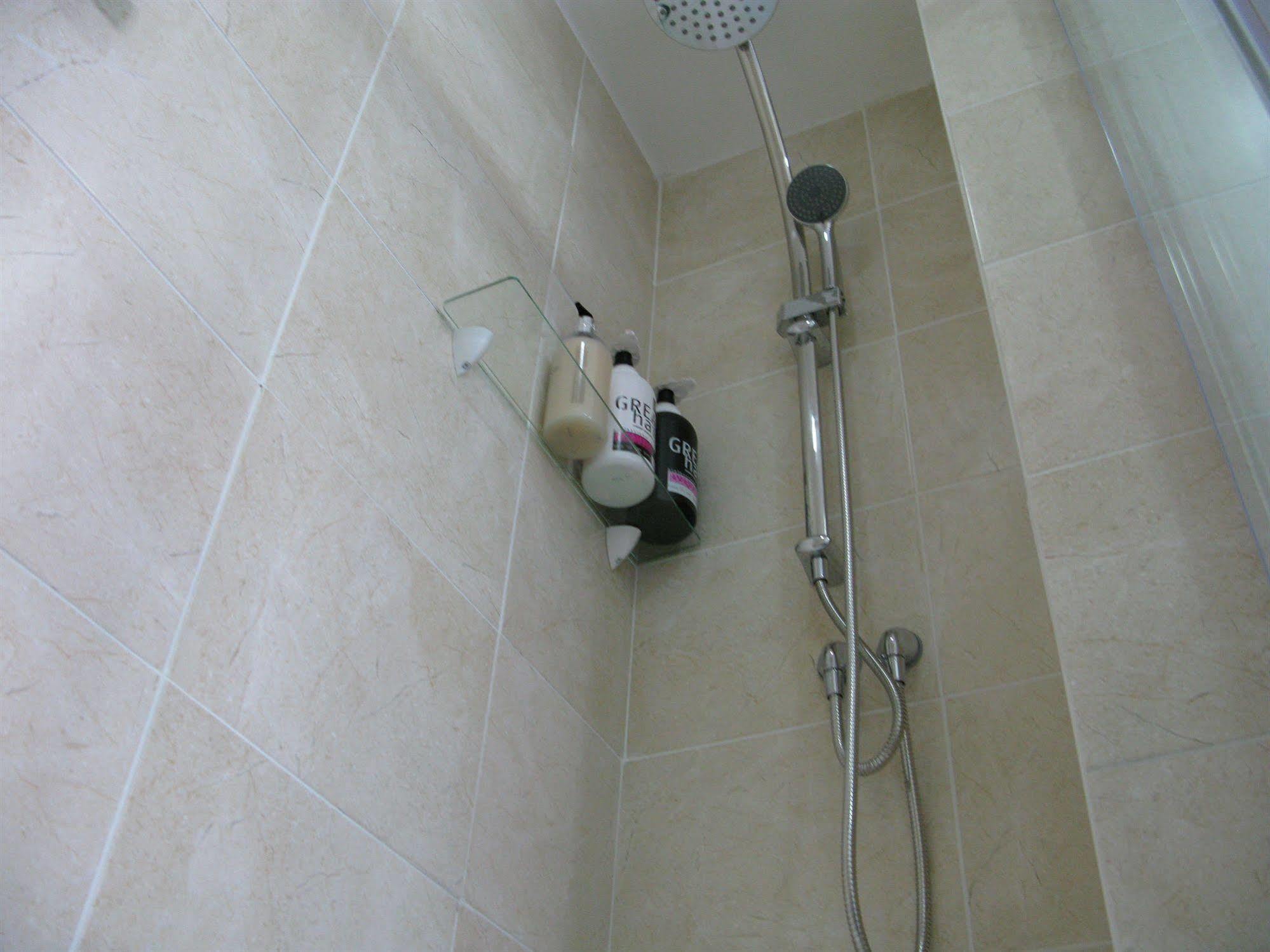 Oyo Lifestyle Hotel Sea Breeze Brighton Eksteriør billede