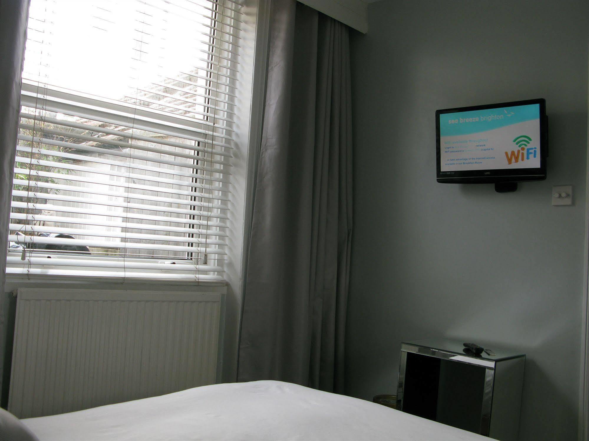 Oyo Lifestyle Hotel Sea Breeze Brighton Eksteriør billede