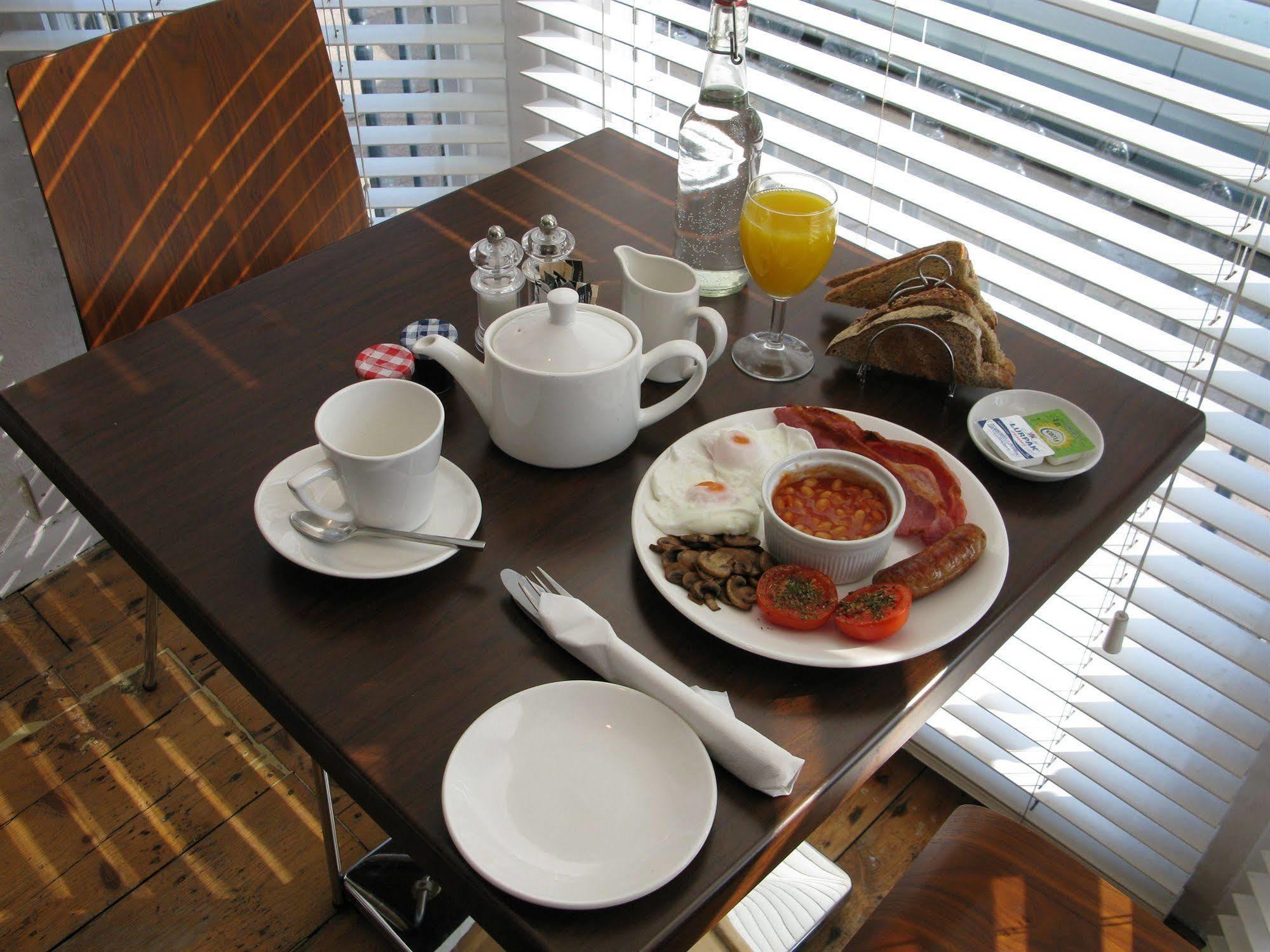Oyo Lifestyle Hotel Sea Breeze Brighton Eksteriør billede