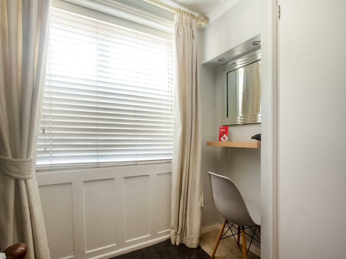 Oyo Lifestyle Hotel Sea Breeze Brighton Eksteriør billede